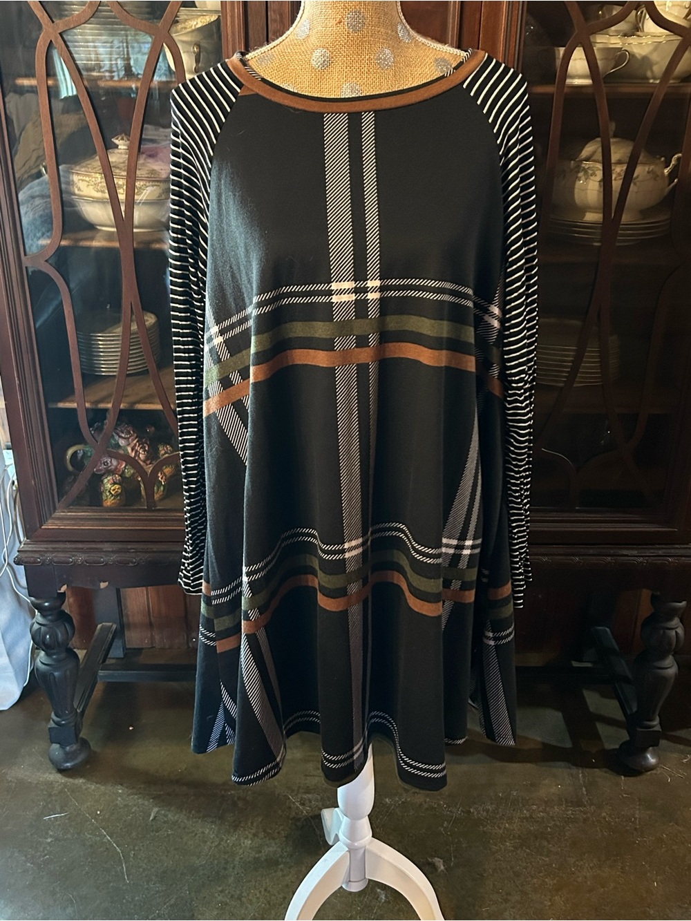 Black Plaid Long-Sleeve dress xl